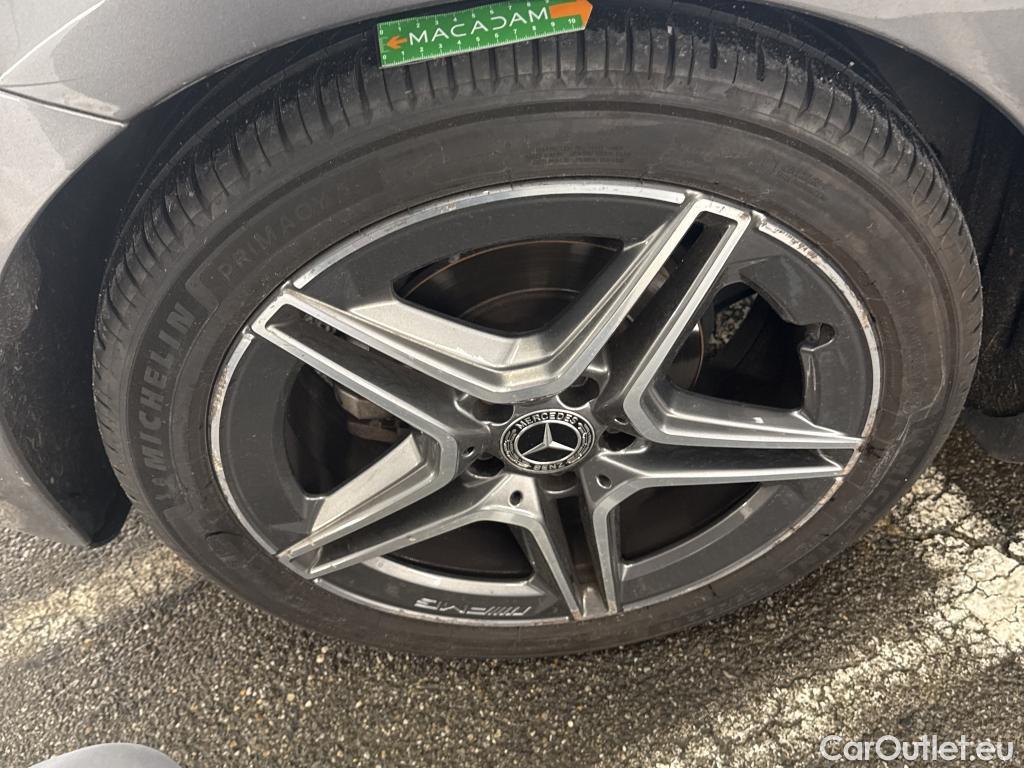  Mercedes  A-Klasse MERCEDES-BENZ Classe A Compact / 2018 / 5P / Berline A 180 d AMG Line #37