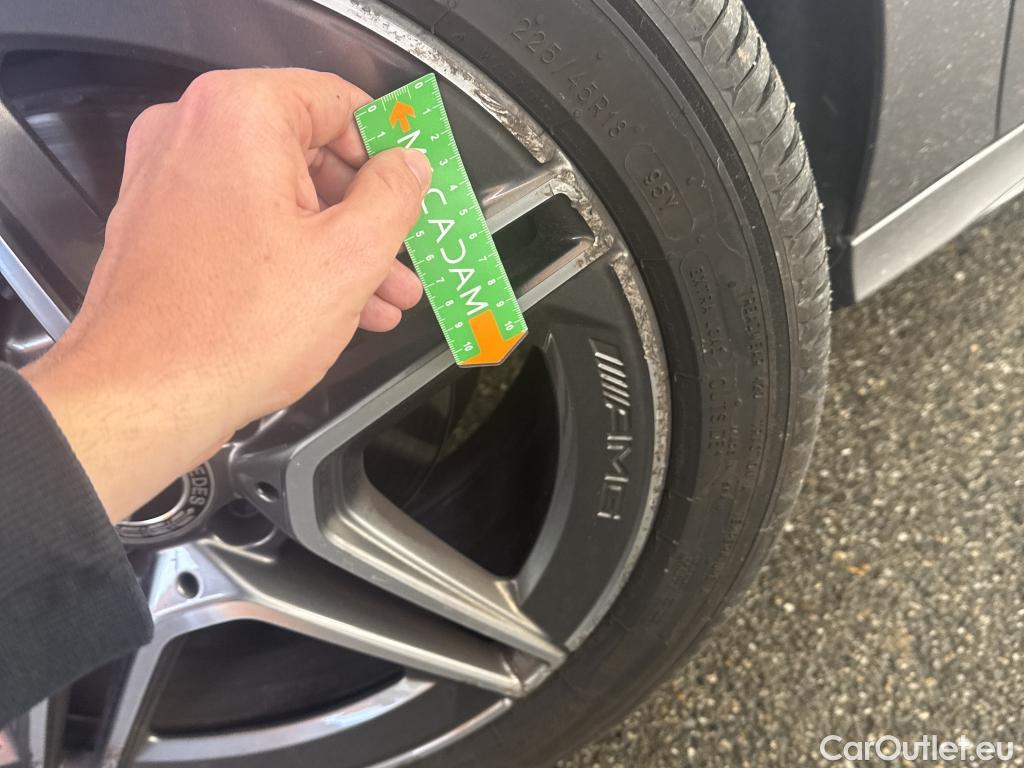  Mercedes  A-Klasse MERCEDES-BENZ Classe A Compact / 2018 / 5P / Berline A 180 d AMG Line #51