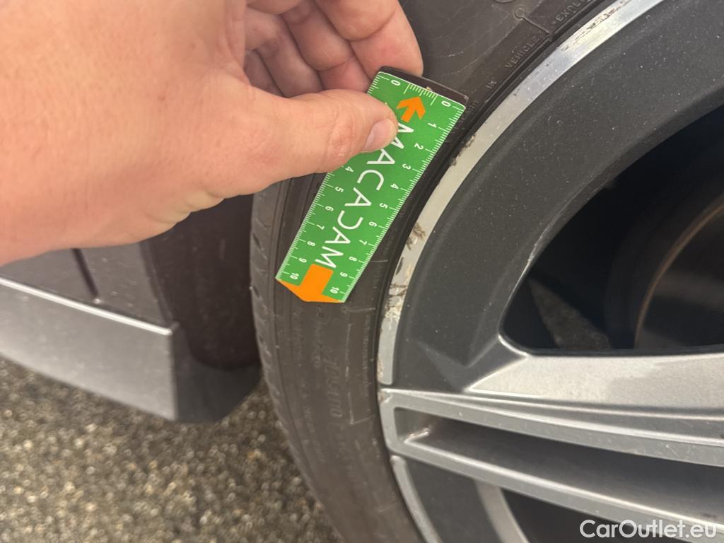  Mercedes  A-Klasse MERCEDES-BENZ Classe A Compact / 2018 / 5P / Berline A 180 d AMG Line #58