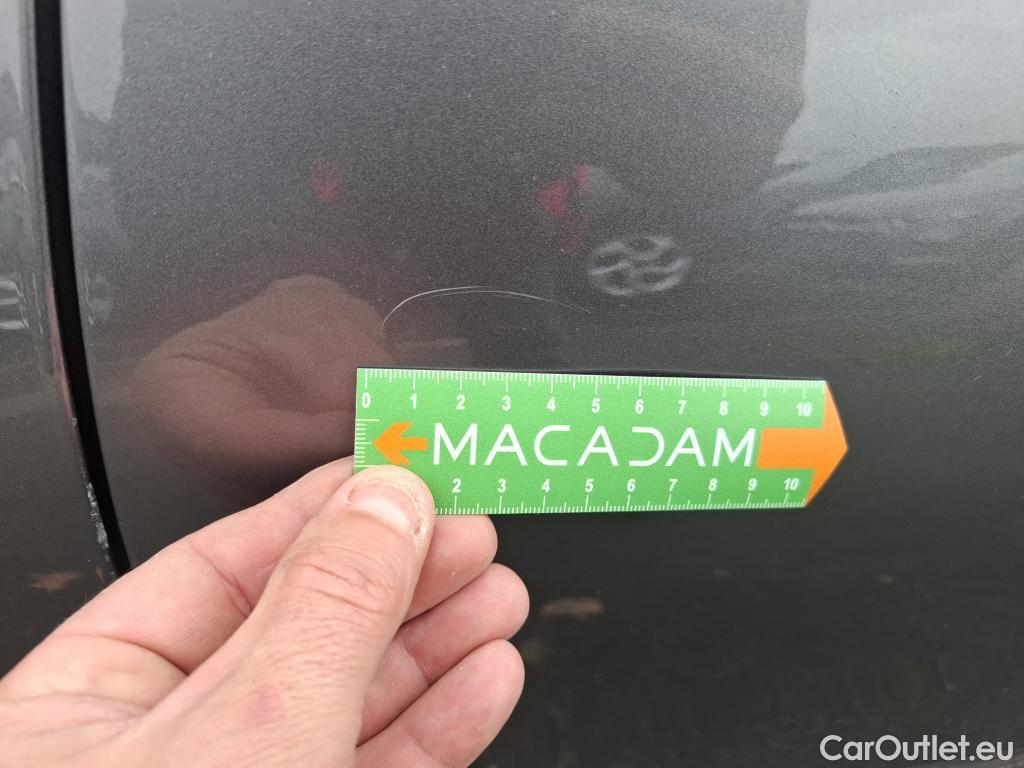  Mercedes  A-Klasse MERCEDES-BENZ Classe A Compact / 2018 / 5P / Berline A 180 d AMG Line #29