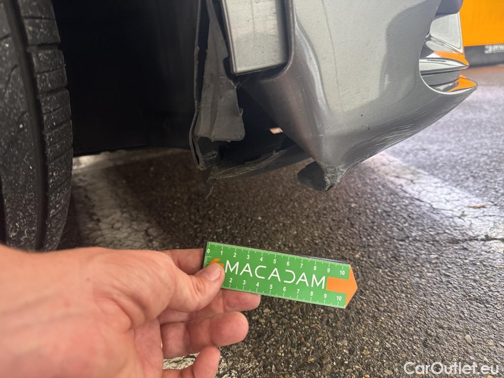  Mercedes  A-Klasse MERCEDES-BENZ Classe A Compact / 2018 / 5P / Berline A 180 d AMG Line #3