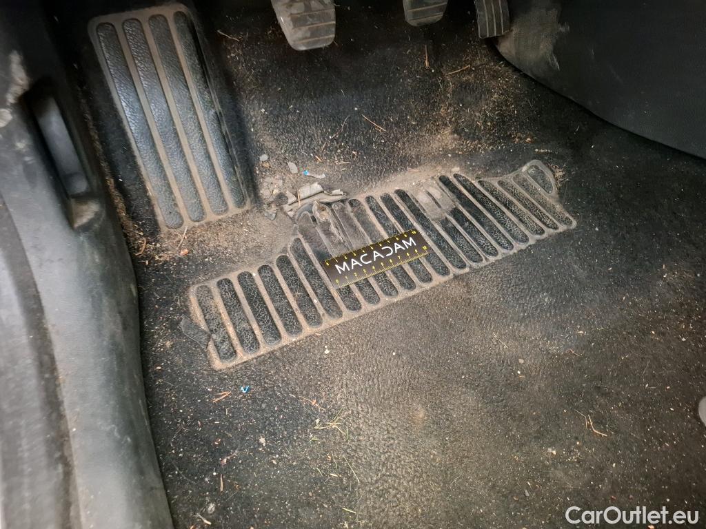  Renault  Clio RENAULT  Société VU 5p Berline Air Medianav dCi 90 - 18 #1