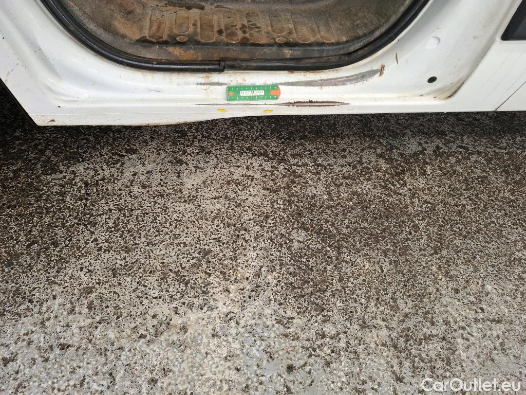  Renault  Master RENAULT  VU 4p Fourgon CA CF F3500 L2H2 dCi 100 #24