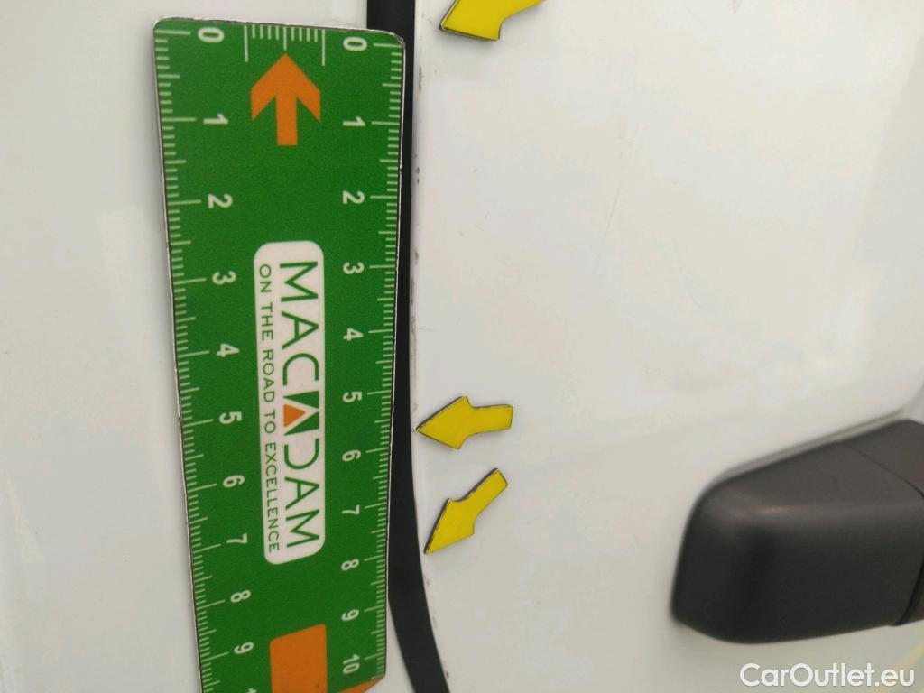  Renault  Trafic RENAULT  / 2019 / 4P / Fourgon tole NV FG GCF L2H2 1200 Energy dCi 145 #17