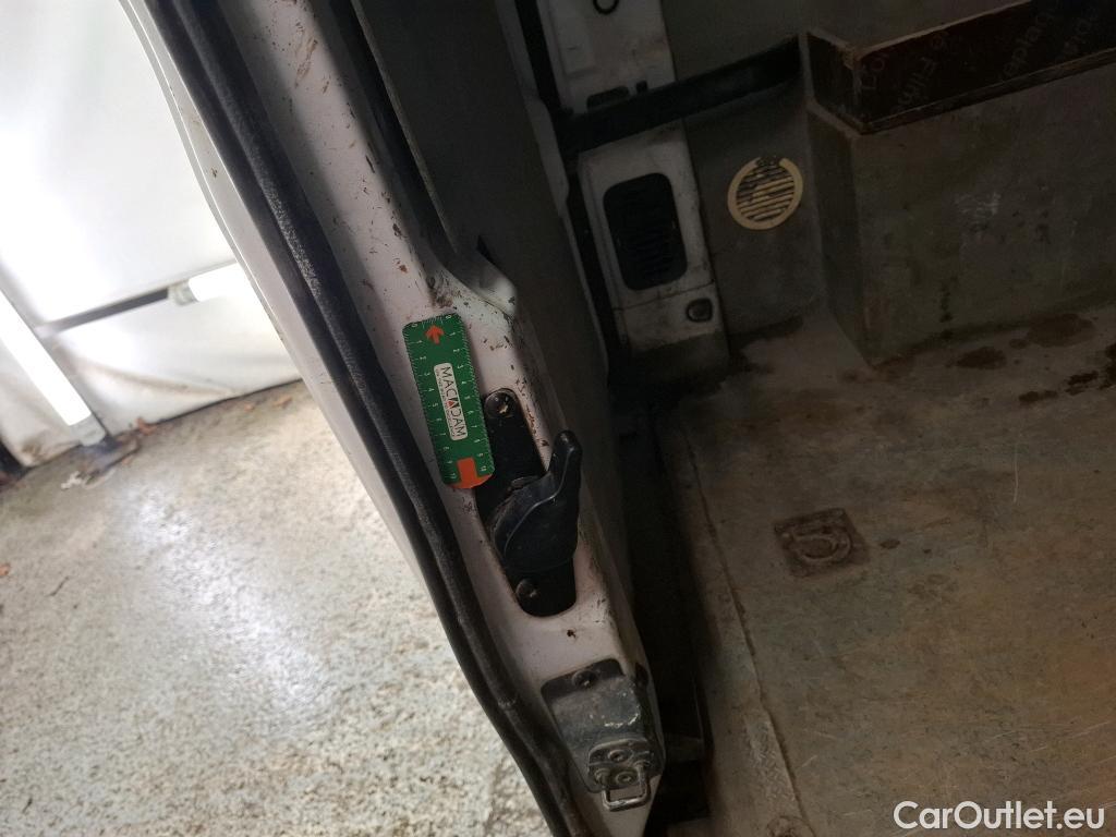  Renault  Master RENAULT  VU 4p Fourgon CA CF F3500 L2H2 dCi 100 #60