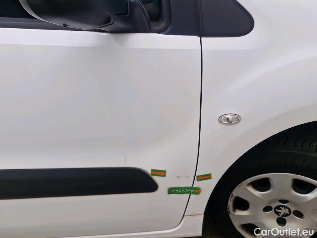  Peugeot  Partner  L1 Premium Pack 1.6 HDi 100CV BVM5 E6 #28