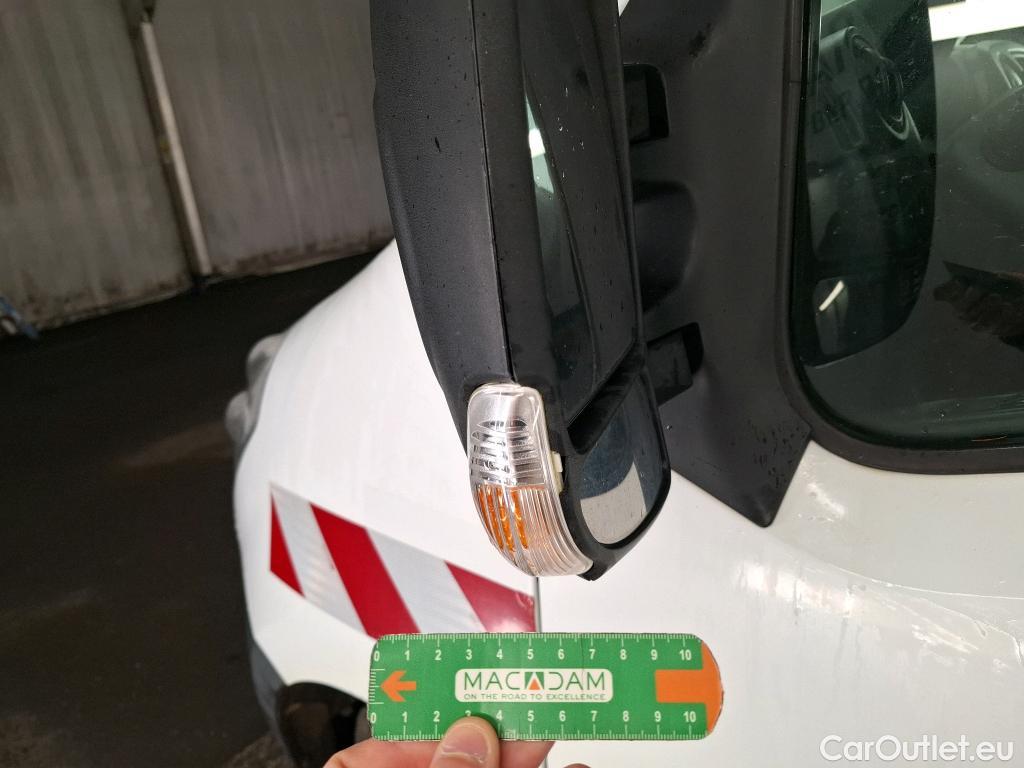  Renault  Master RENAULT  VU 4p Fourgon CA CF F3500 L2H2 dCi 100 #22