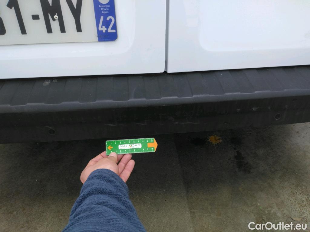  Renault  Trafic RENAULT  / 2019 / 4P / Fourgon tole NV FG GCF L2H2 1200 Energy dCi 145 #24