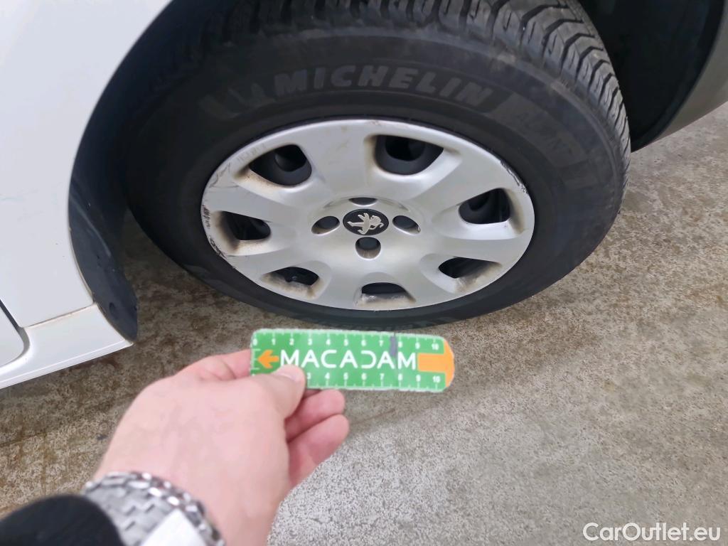  Peugeot  Partner  L1 Premium Pack 1.6 HDi 100CV BVM5 E6 #19