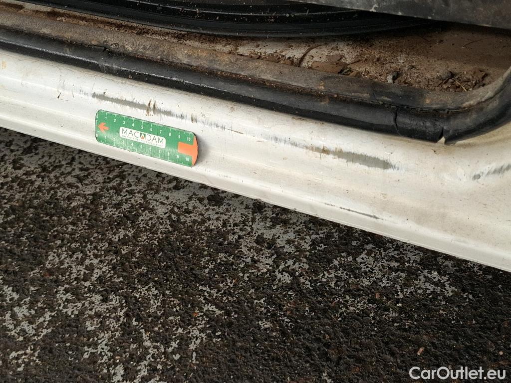  Renault  Master RENAULT  VU 4p Fourgon CA CF F3500 L2H2 dCi 100 #42