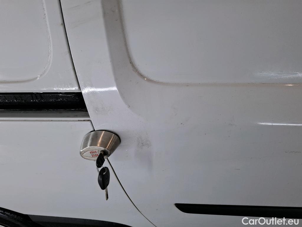  Renault  Kangoo  Express Maxi Extra (Série Spéciale) 1.5 dCi 90CV BVM5 E6 #21