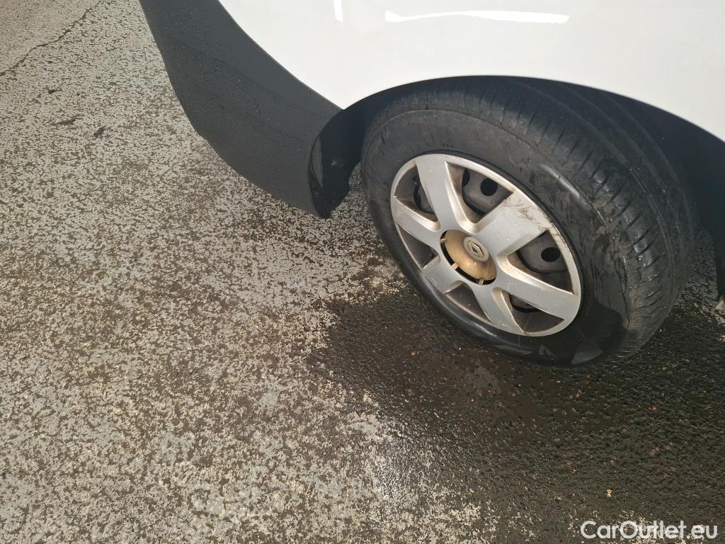  Renault  Kangoo RENAULT  Express / 2013 / 4P / Fourgonnette Extra R-Link dCi 75 #26