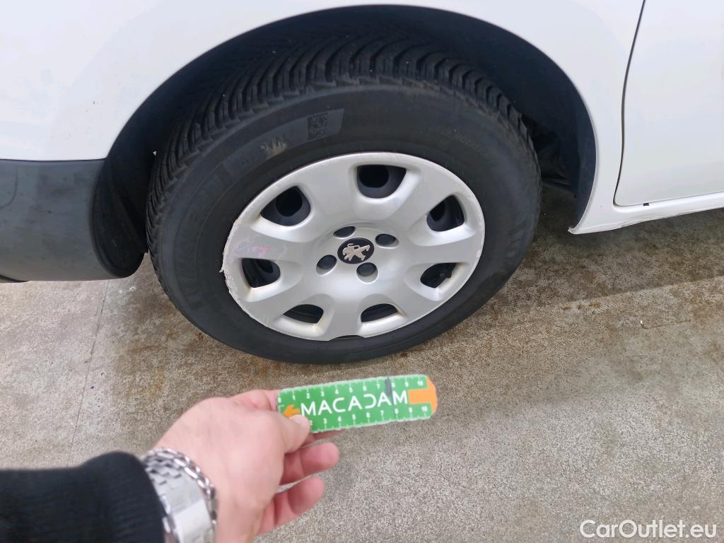  Peugeot  Partner  L1 Premium Pack 1.6 HDi 100CV BVM5 E6 #17