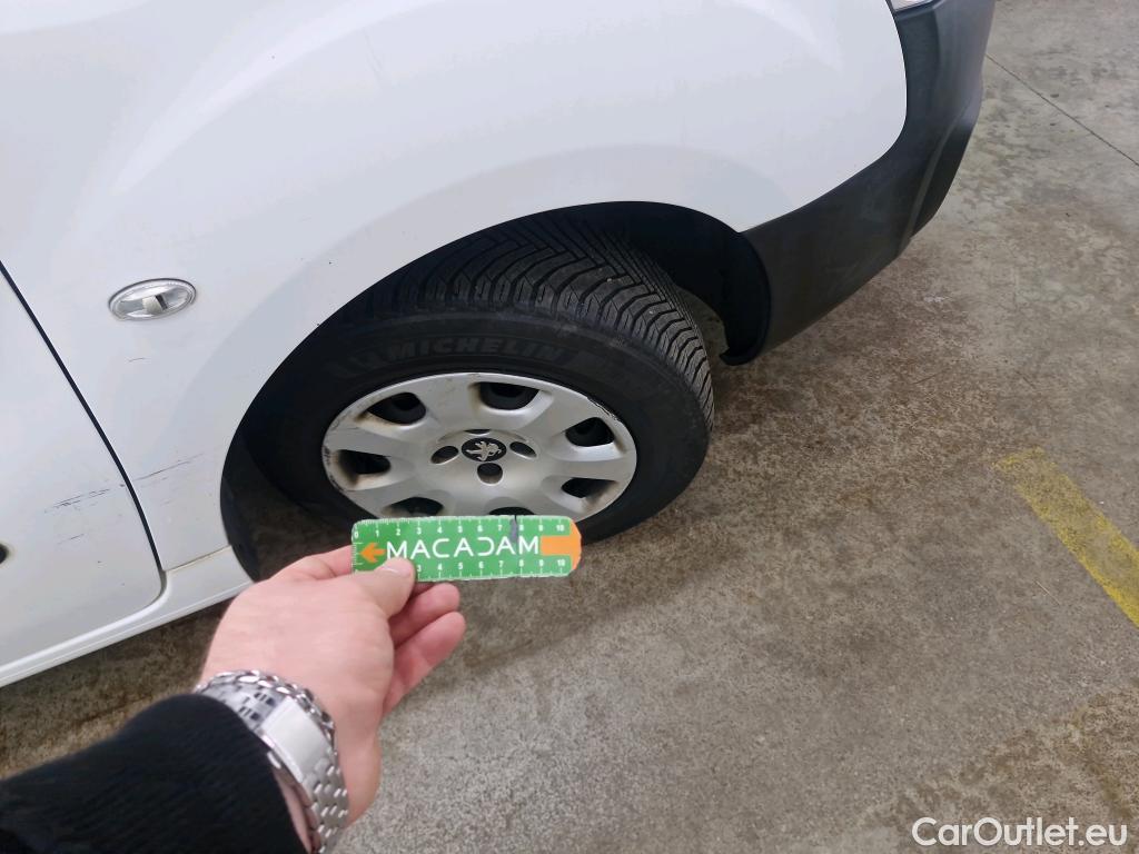  Peugeot  Partner  L1 Premium Pack 1.6 HDi 100CV BVM5 E6 #20