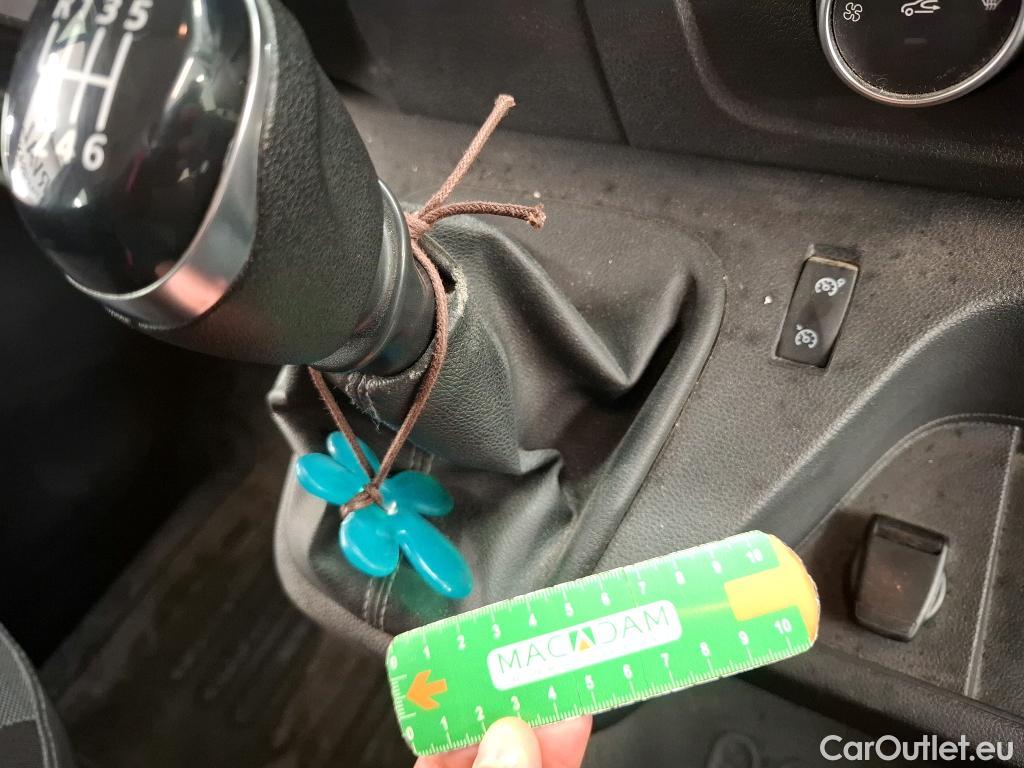  Renault  Master RENAULT  / 2019 / 4P / Fourgon tôlé CA Tr GCF F3300 L2H2 dCi 135 #27