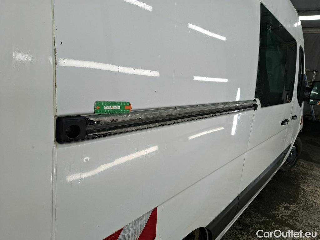  Renault  Master RENAULT  VU 4p Fourgon CA CF F3500 L2H2 dCi 100 #50