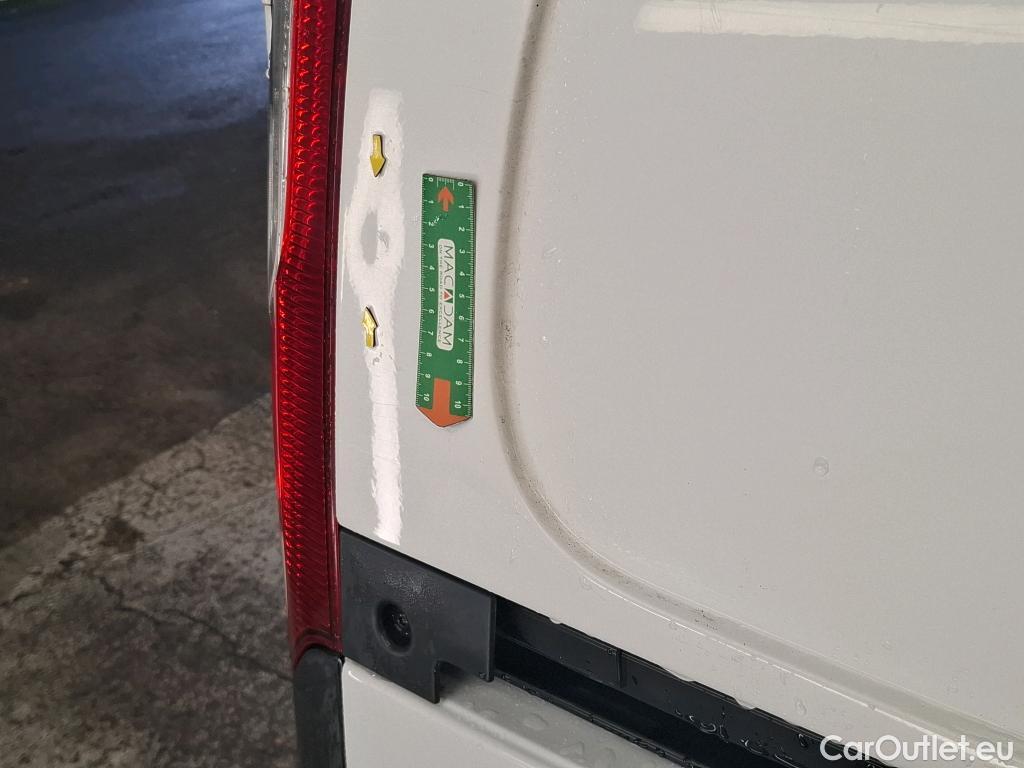  Renault  Kangoo RENAULT  Express / 2013 / 4P / Fourgonnette Extra R-Link dCi 75 #37