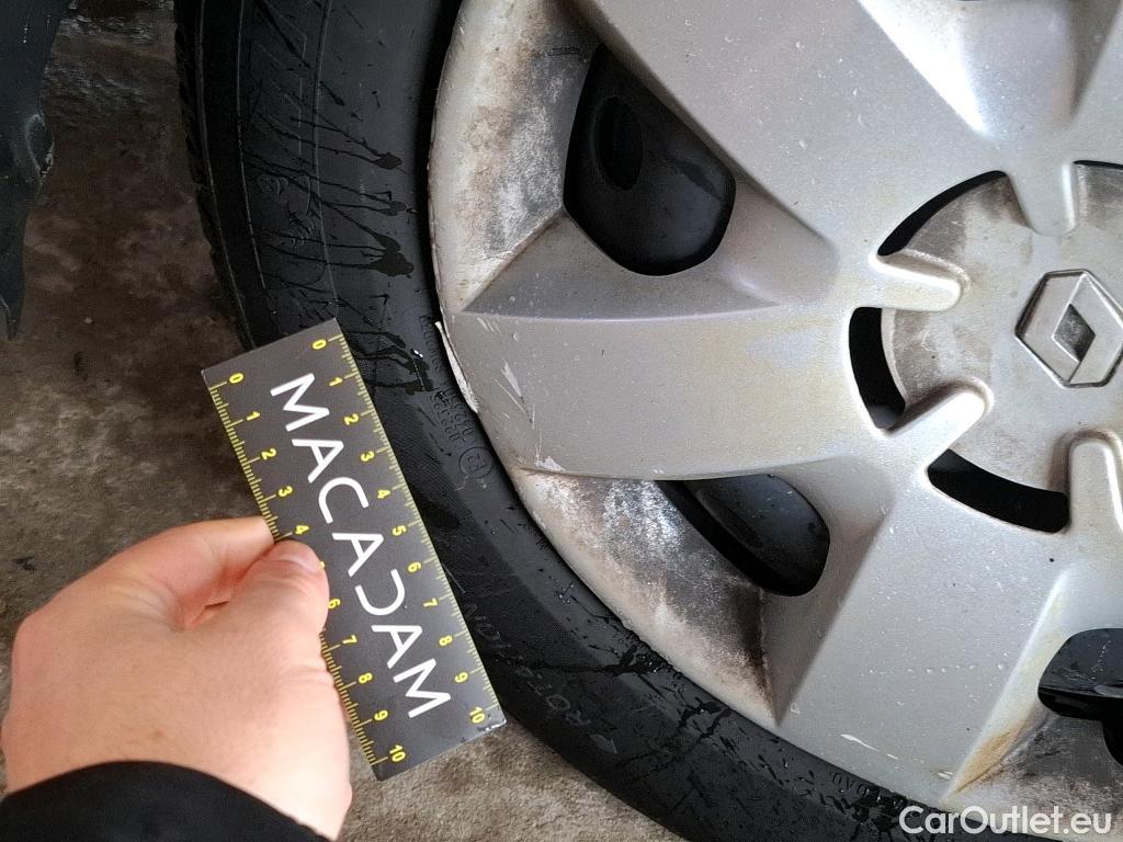  Renault  Kangoo  Express Maxi Extra (Série Spéciale) 1.5 dCi 90CV BVM5 E6 #46