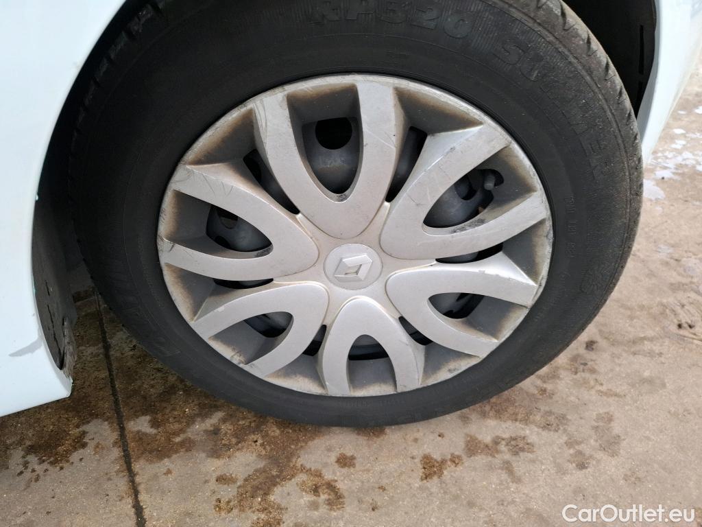  Renault  Clio  IV Air MediaNav 1.5 dCi 75CV BVM5 E6 #36