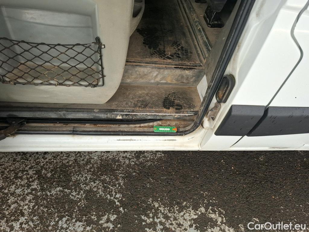  Renault  Master RENAULT  VU 4p Fourgon CA CF F3500 L2H2 dCi 100 #38