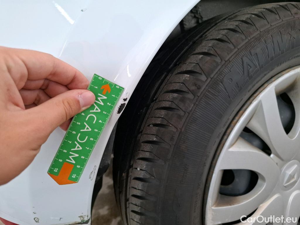  Renault  Clio  IV Air MediaNav 1.5 dCi 75CV BVM5 E6 #22