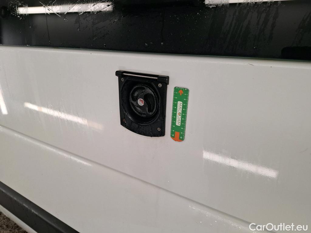  Renault  Master RENAULT  VU 4p Fourgon CA CF F3500 L2H2 dCi 100 #48