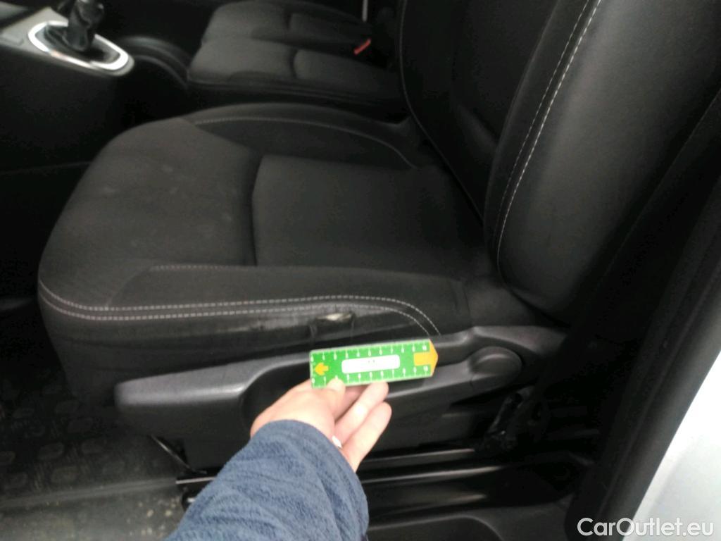  Renault  Trafic RENAULT  / 2019 / 4P / Fourgon tole NV FG GCF L2H2 1200 Energy dCi 145 #5