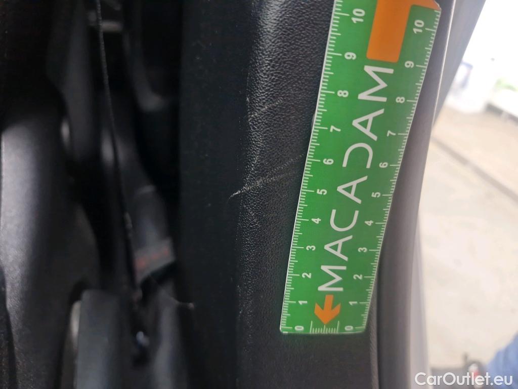  Peugeot  208 PEUGEOT  Affaire / 2015 / 5P / Berline BlueHDi 100 PREMIUM PACK #2