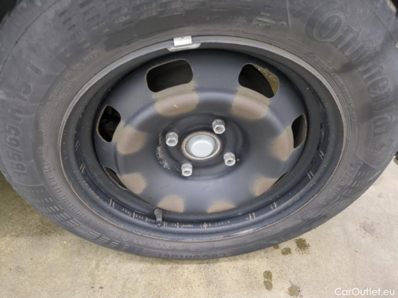  Peugeot  208  Affaire Premium 1.6 HDi 75CV BVM5 E6 #9