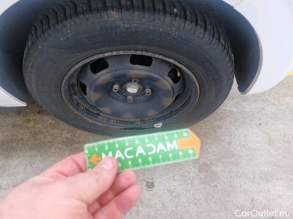  Peugeot  208 PEUGEOT  Affaire / 2015 / 5P / Berline BlueHDi 100 PREMIUM PACK #8