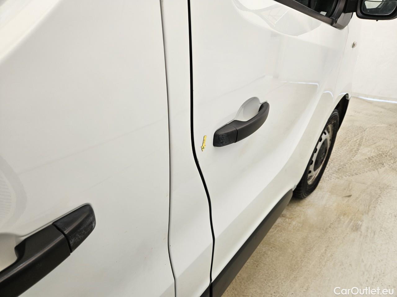  Renault  Trafic 2.0 Blue dCi 120CP Authentique L2H1 #31