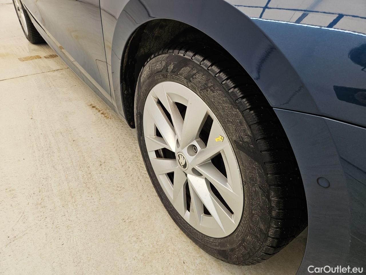  Skoda  Octavia 1.5 TSI MHEV Style Combi DSG #25