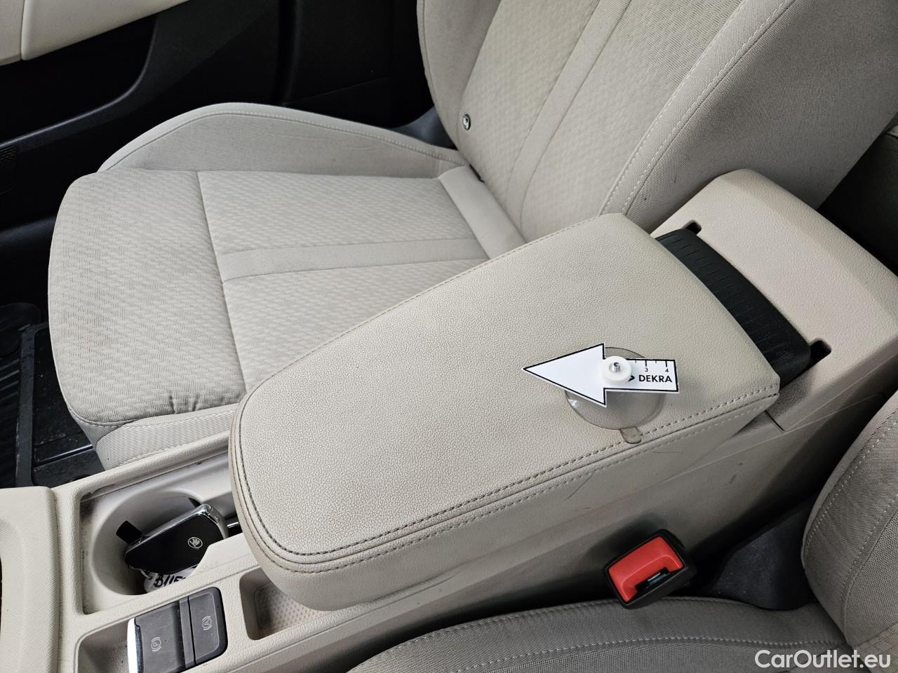  Skoda  Octavia 1.5 TSI MHEV Style Combi DSG #72