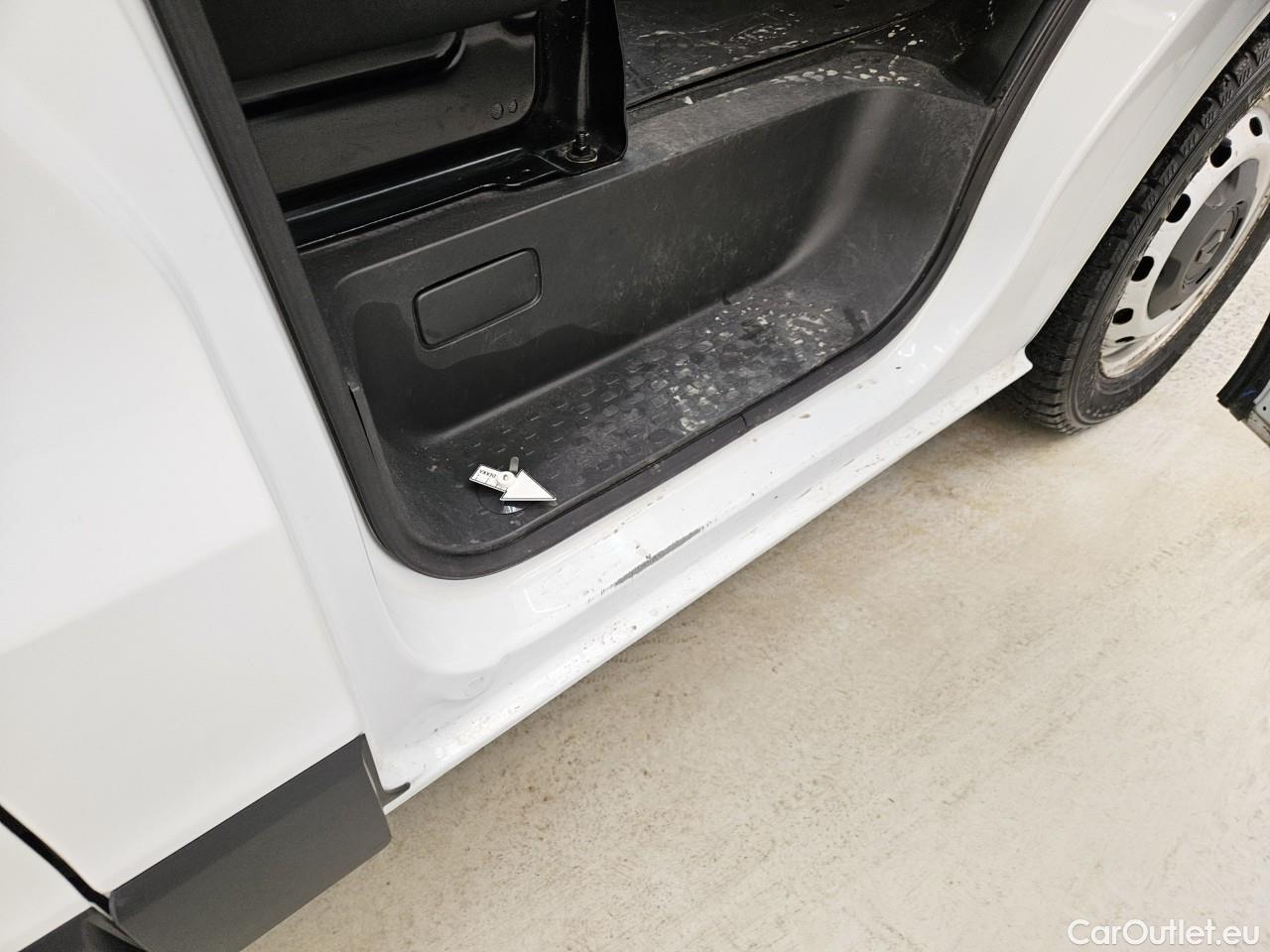  Renault  Trafic 2.0 Blue dCi 120CP Authentique L2H1 #33