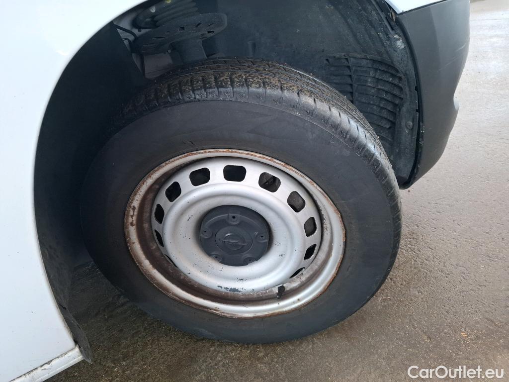  Opel  Combo OPEL  / 2018 / 4P / Fourgonnette 1.5 diesel 100chL1H1/stand CARGO PACK C #42