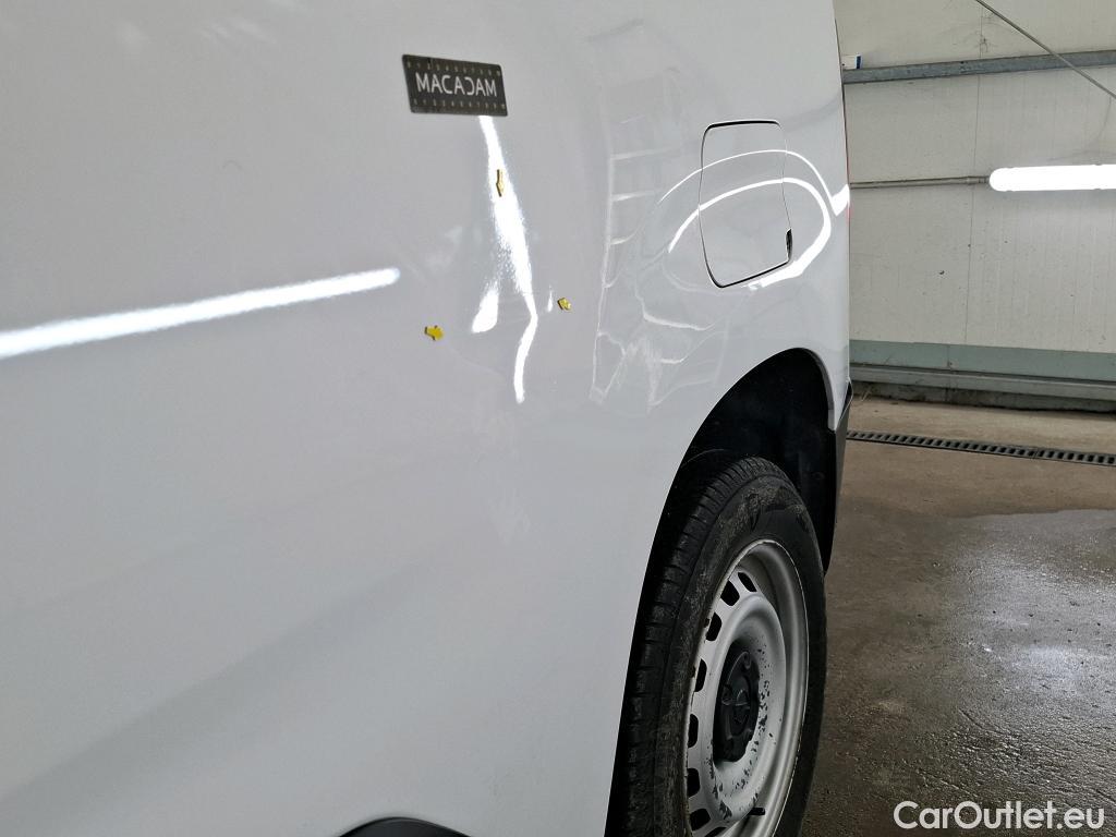  Opel  Combo OPEL  / 2018 / 4P / Fourgonnette 1.5 diesel 100chL1H1/stand CARGO PACK C #7