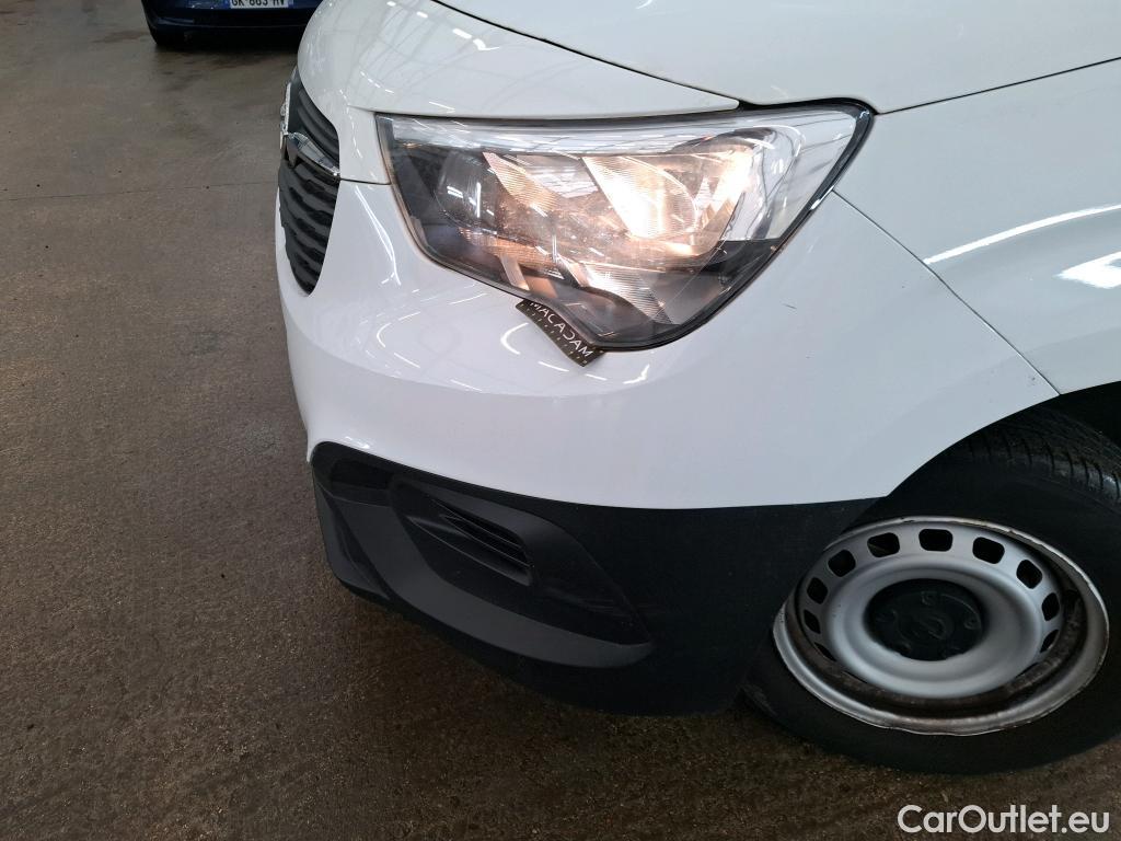  Opel  Combo OPEL  / 2018 / 4P / Fourgonnette 1.5 diesel 100chL1H1/stand CARGO PACK C #52