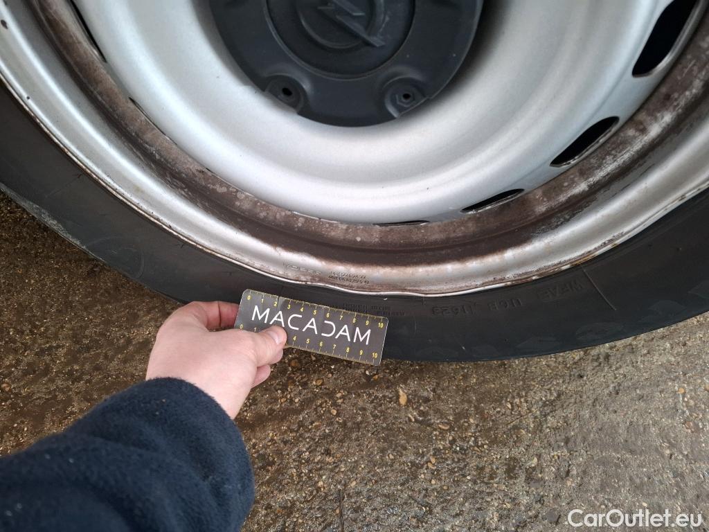  Opel  Combo OPEL  / 2018 / 4P / Fourgonnette 1.5 diesel 100chL1H1/stand CARGO PACK C #39