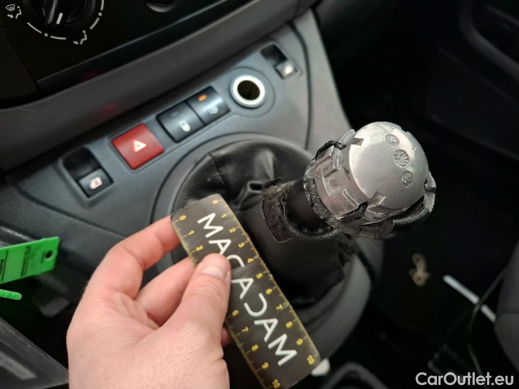  Citroen  Berlingo CITROEN  VU 3p Fourgonnette HDi 75 Club 2 places Court #33