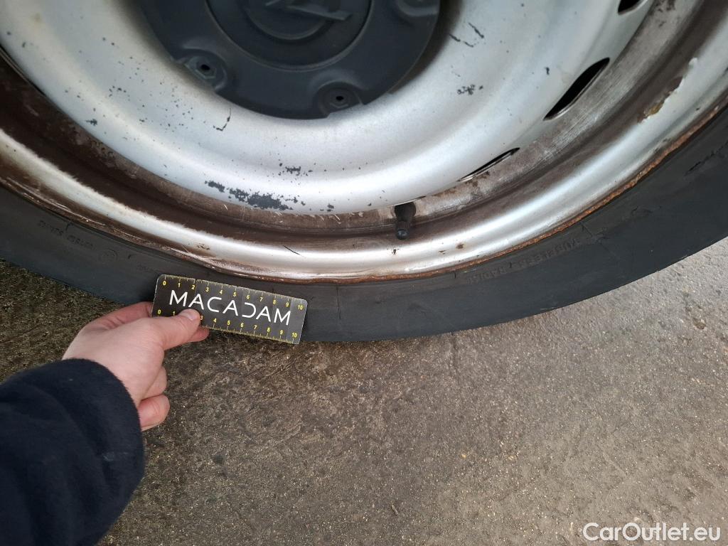  Opel  Combo OPEL  / 2018 / 4P / Fourgonnette 1.5 diesel 100chL1H1/stand CARGO PACK C #36