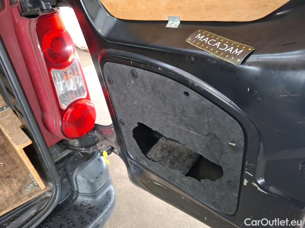  Citroen  Berlingo CITROEN  VU 3p Fourgonnette HDi 75 Club 2 places Court #30