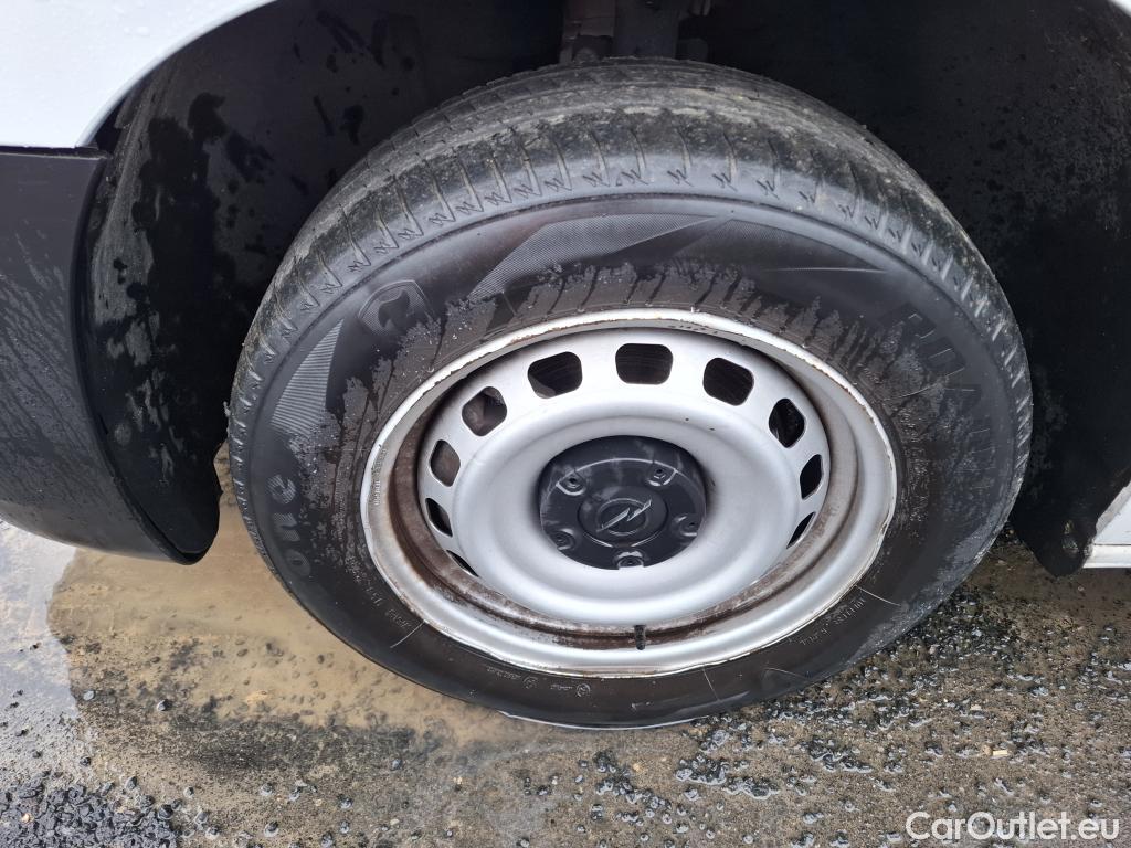  Opel  Combo OPEL  / 2018 / 4P / Fourgonnette 1.5 diesel 100chL1H1/stand CARGO PACK C #41