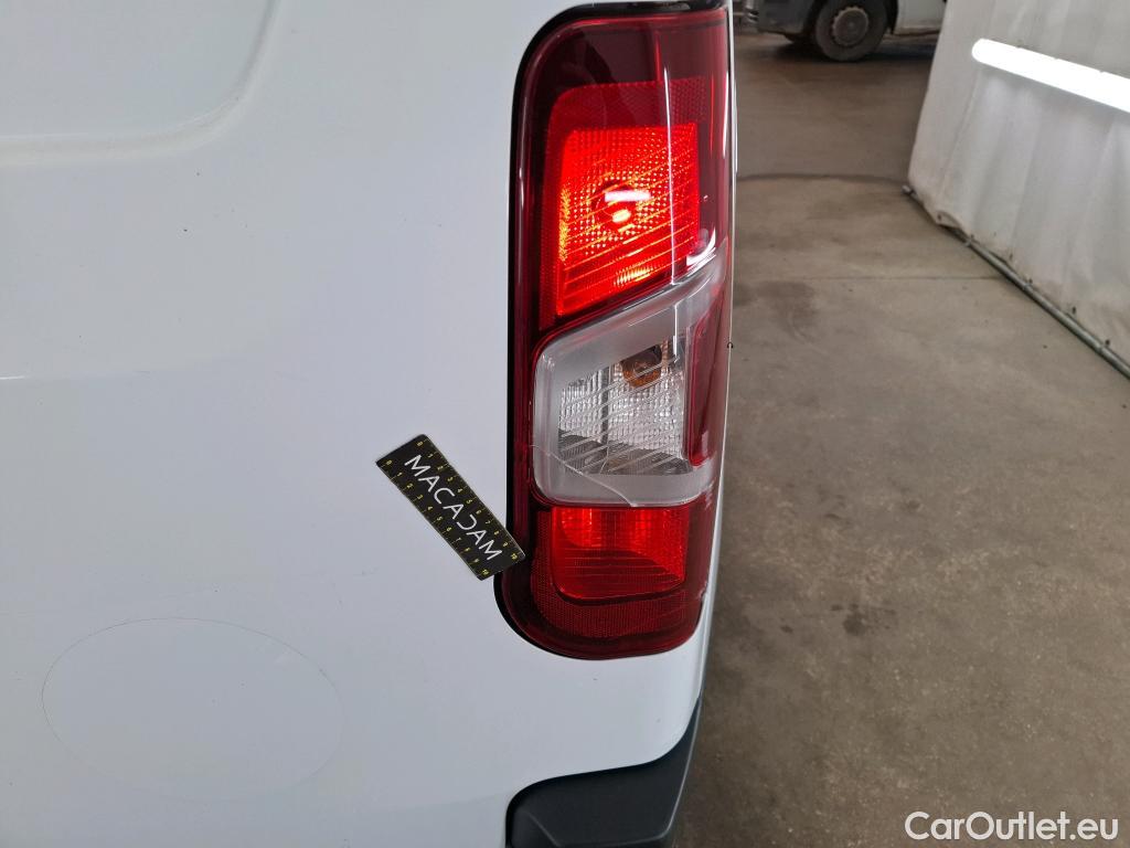  Opel  Combo OPEL  / 2018 / 4P / Fourgonnette 1.5 diesel 100chL1H1/stand CARGO PACK C #26