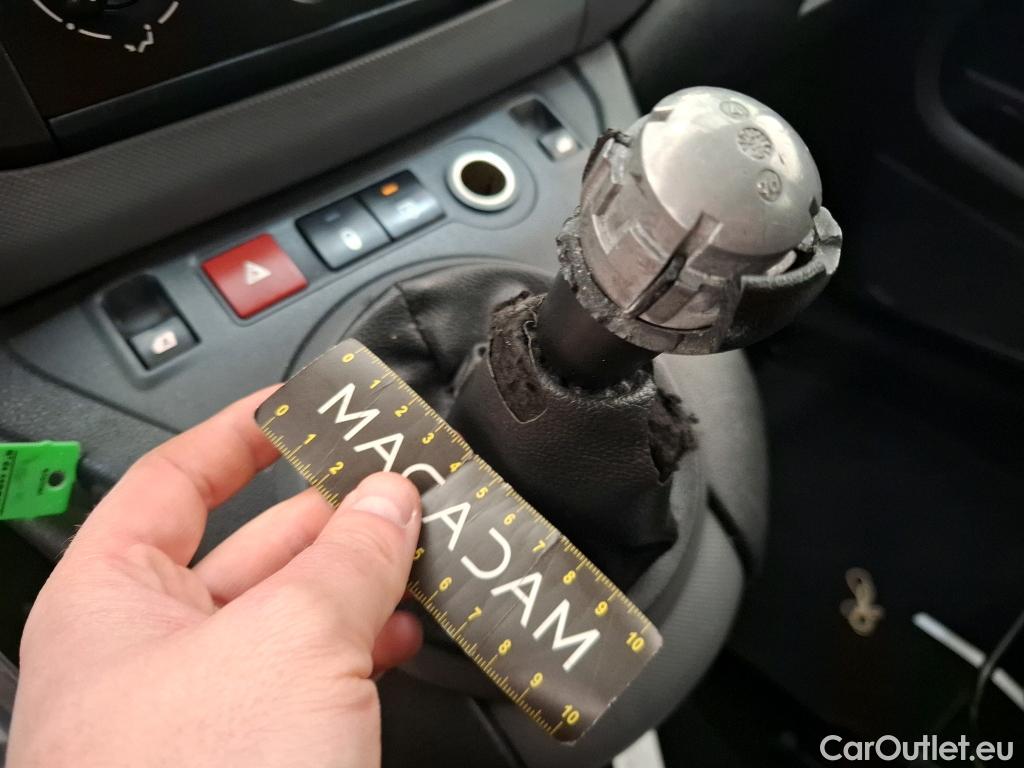  Citroen  Berlingo CITROEN  VU 3p Fourgonnette HDi 75 Club 2 places Court #32