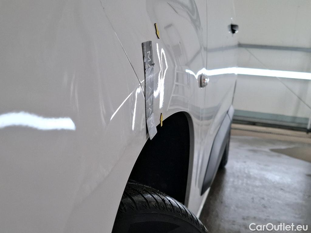  Opel  Combo OPEL  / 2018 / 4P / Fourgonnette 1.5 diesel 100chL1H1/stand CARGO PACK C #22