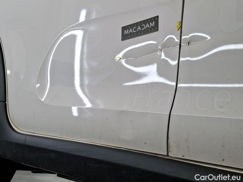  Citroen  C3  Société Feel 1.5 BlueHDI 100CV BVM5 E6dT #4