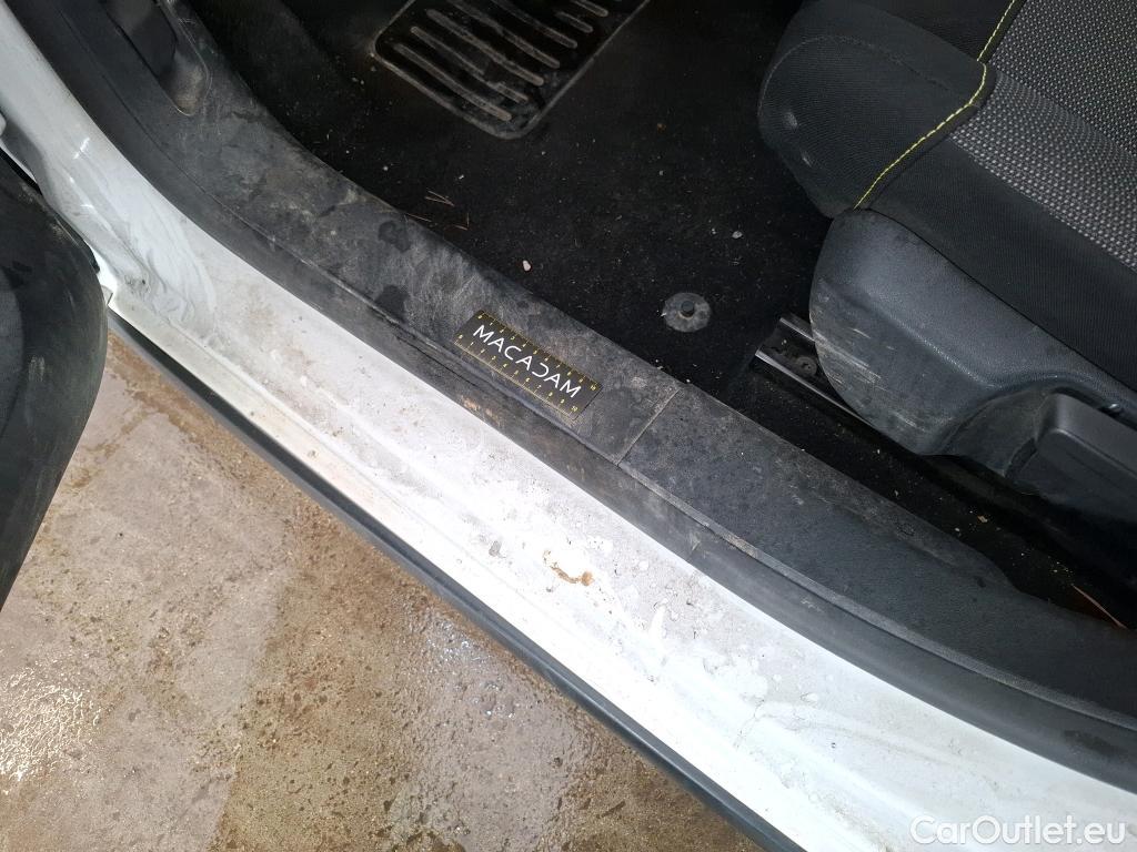  Citroen  C3  Société Feel 1.5 BlueHDI 100CV BVM5 E6dT #40