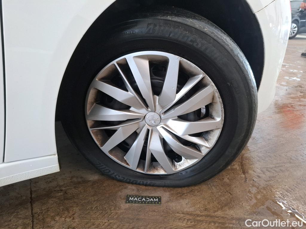  Peugeot  208  Premium 1.5 HDi 100CV BVM6 E6d #17