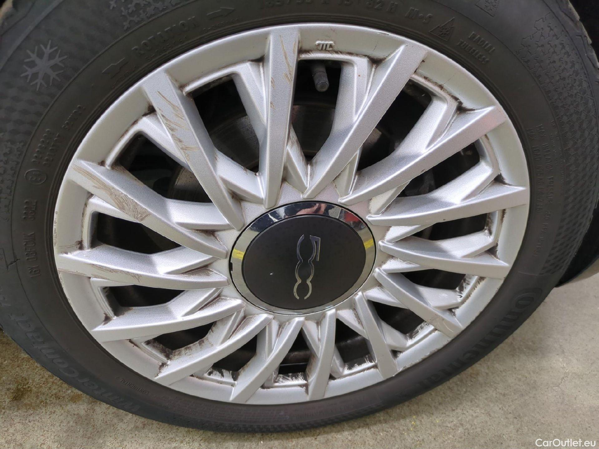  Fiat  500 FIAT  / 2015 / 3P / Berline Hybrid 1.0 BSG 70 ch Dolcevita #16