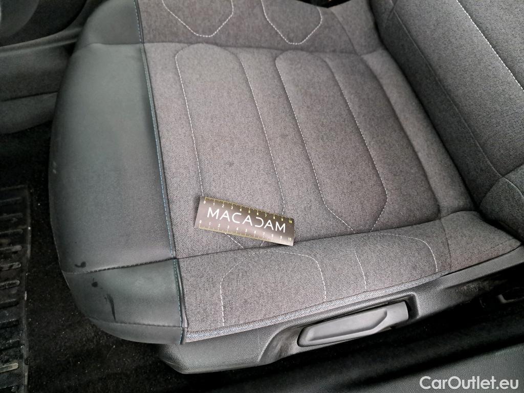  Citroen  C4 CITROEN  X / 2022 / 4P / Berline PureTech 130 S&S EAT8 Feel Pack #9